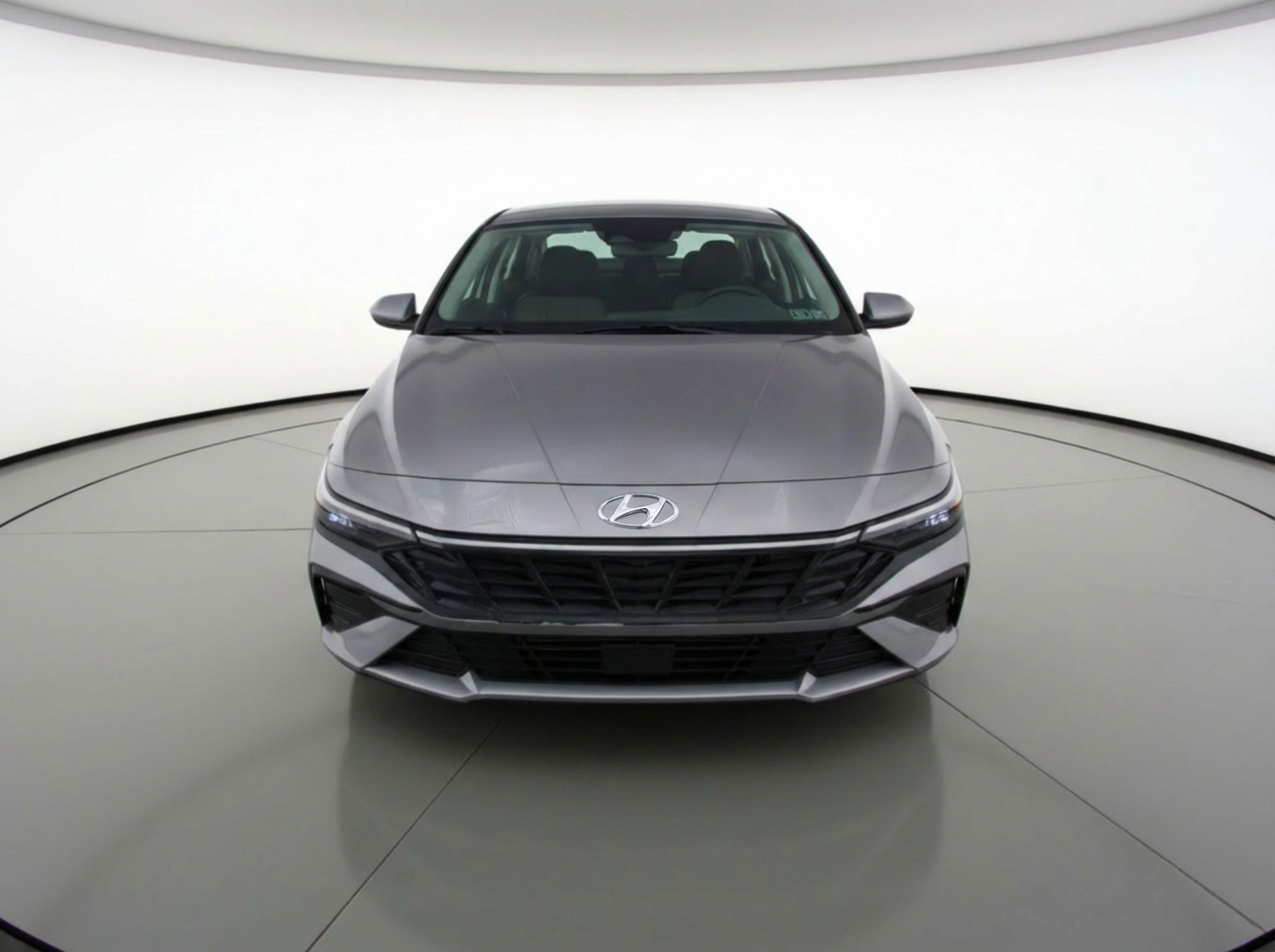 Used 2025 Hyundai Elantra SEL FWD image 2