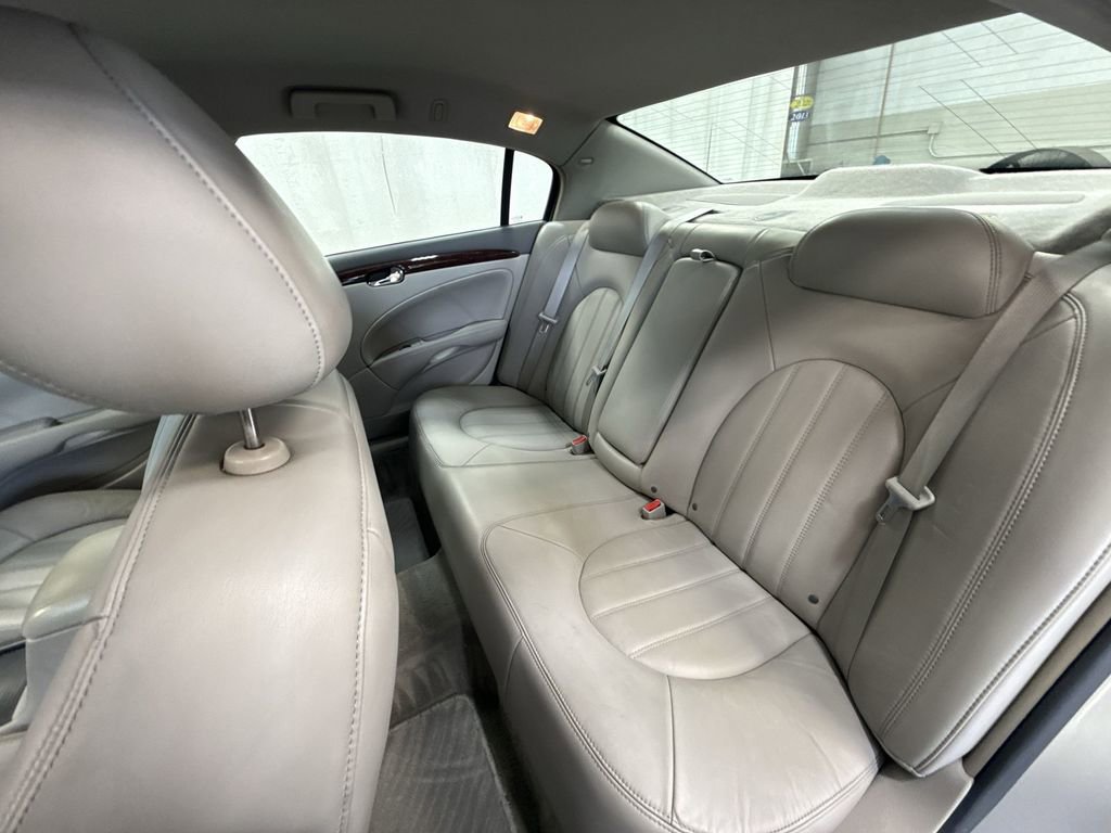 Used 2011 Buick Lucerne CXL FWD image 33