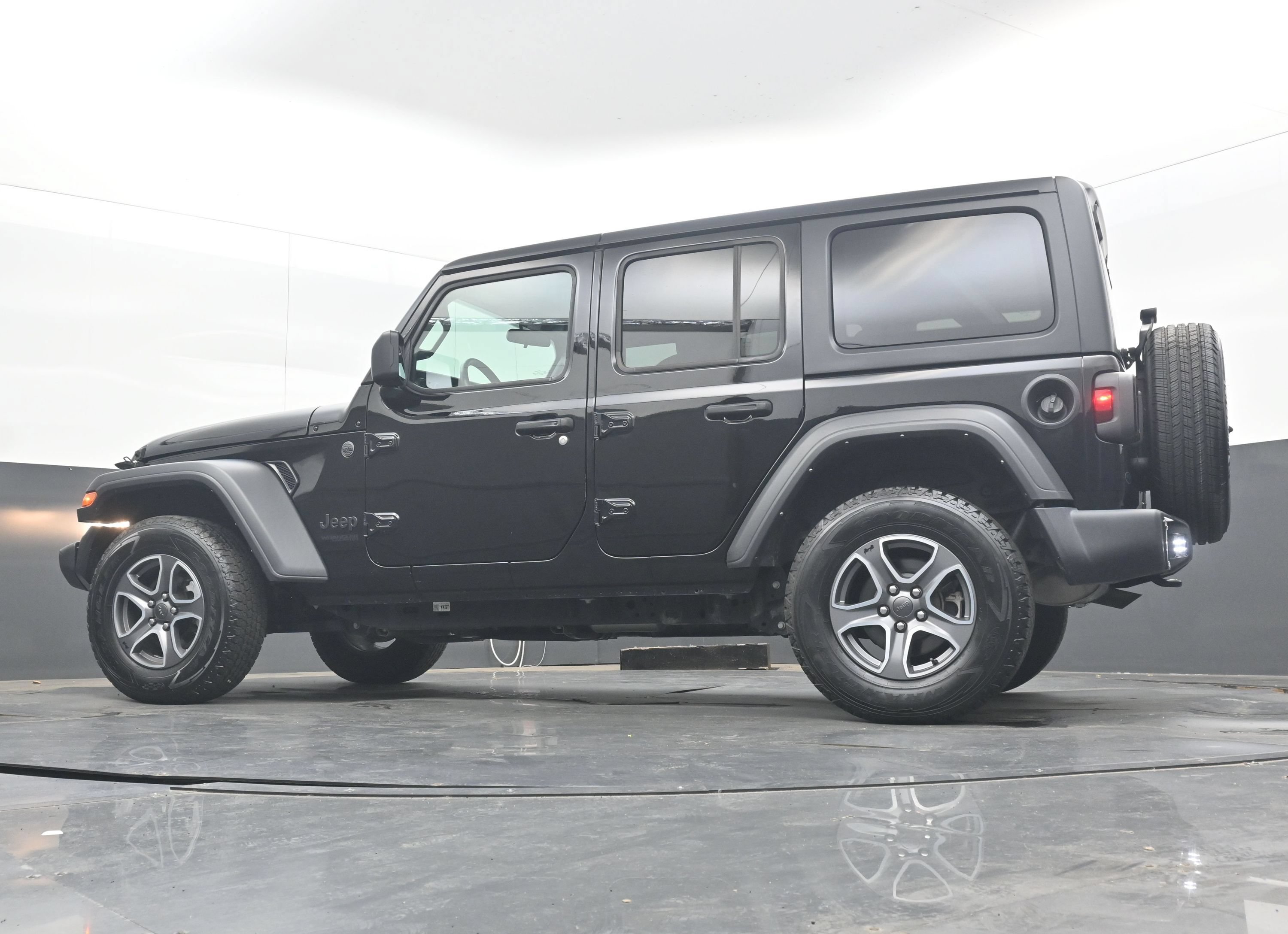 Used 2022 Jeep Wrangler Unlimited Sport AWD/4WD image 27