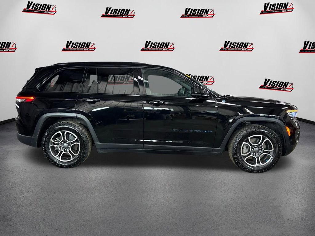 Used 2024 Jeep Grand Cherokee Trailhawk w/ Advanced Protech Group II image 4