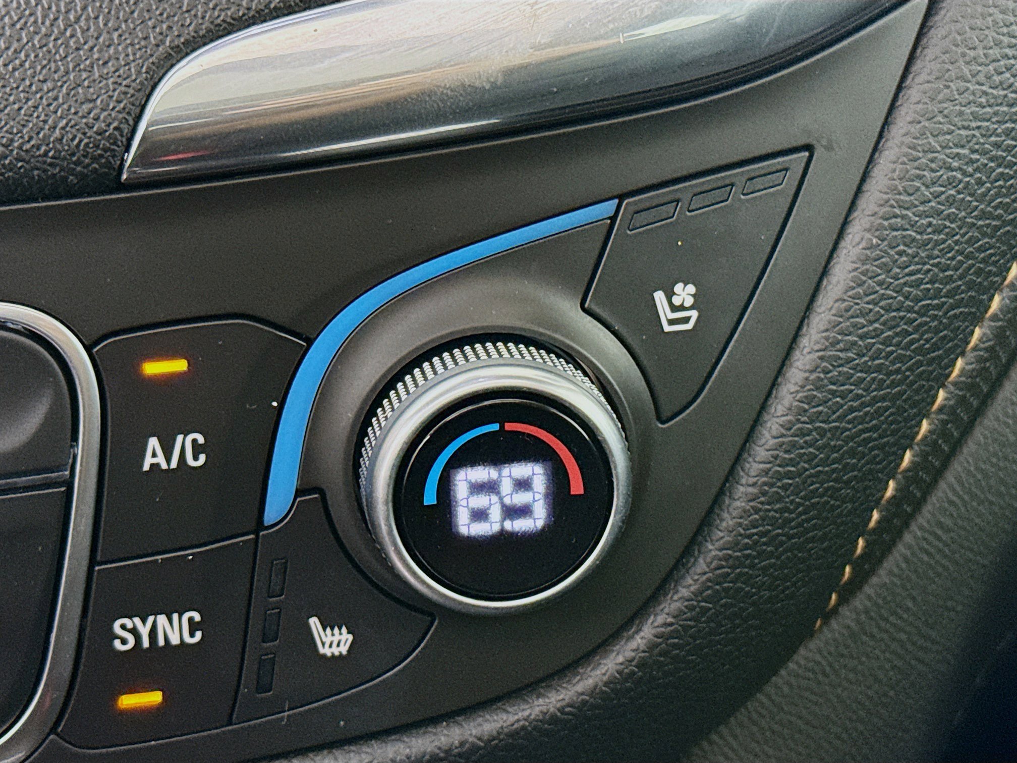 Used 2019 Chevrolet Equinox Premier image 23