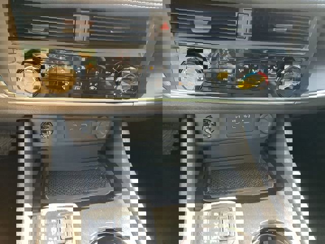 Used 2024 Nissan Rogue S image 24