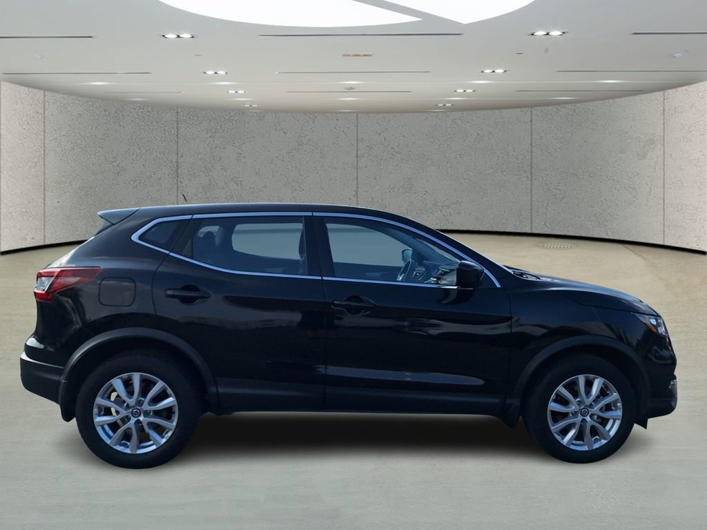 Used 2021 Nissan Rogue Sport S image 6