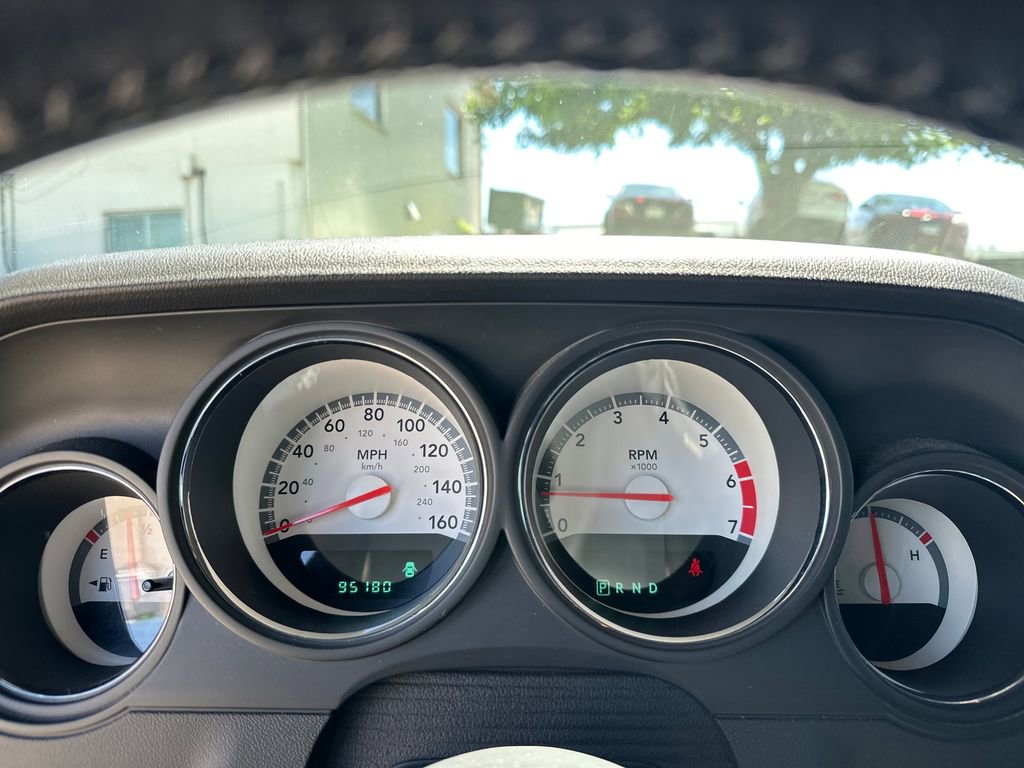 Used 2009 Dodge Challenger R/T RWD image 17