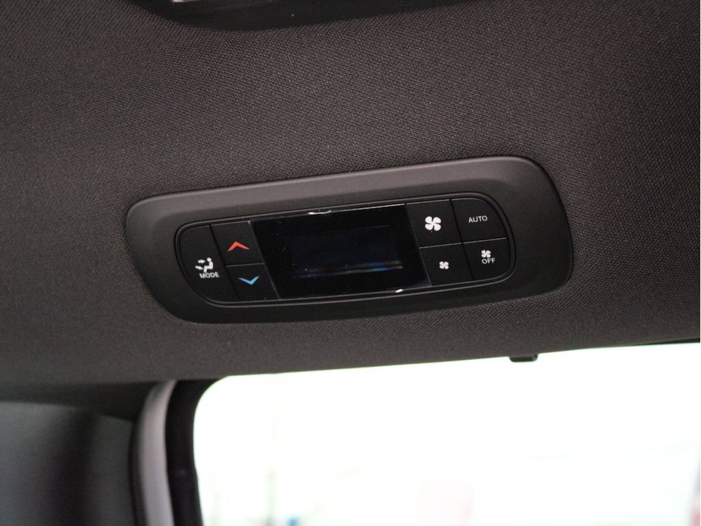 New 2026 Chrysler Pacifica Select AWD/4WD image 34