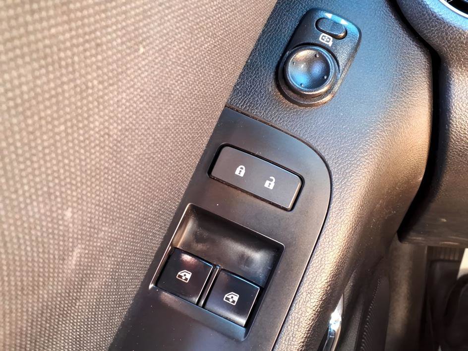 Used 2014 Chevrolet Camaro LT RWD image 16