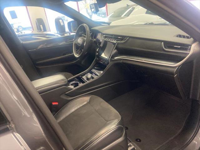 Certified 2023 Jeep Grand Cherokee Altitude image 18