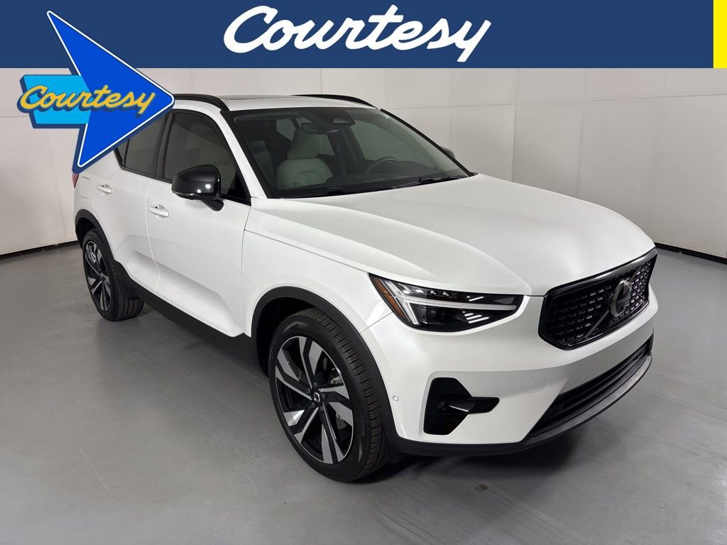 Used 2024 Volvo XC40 B5 Ultimate w/ Protection Package image 1