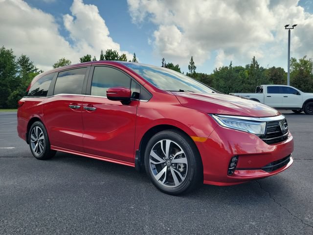 Certified 2024 Honda Odyssey Touring image 3