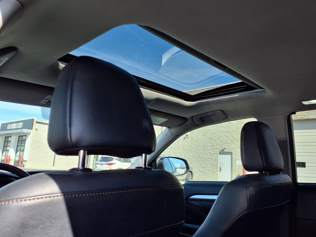 Used 2017 Toyota Highlander XLE image 6