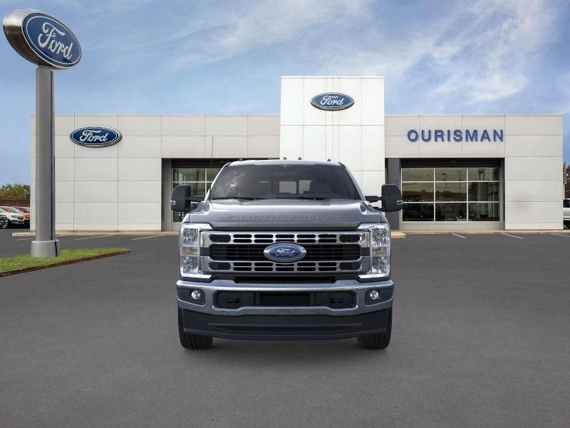 New 2026 Ford F250 XLT w/ FX4 Off-Road Package AWD/4WD image 2