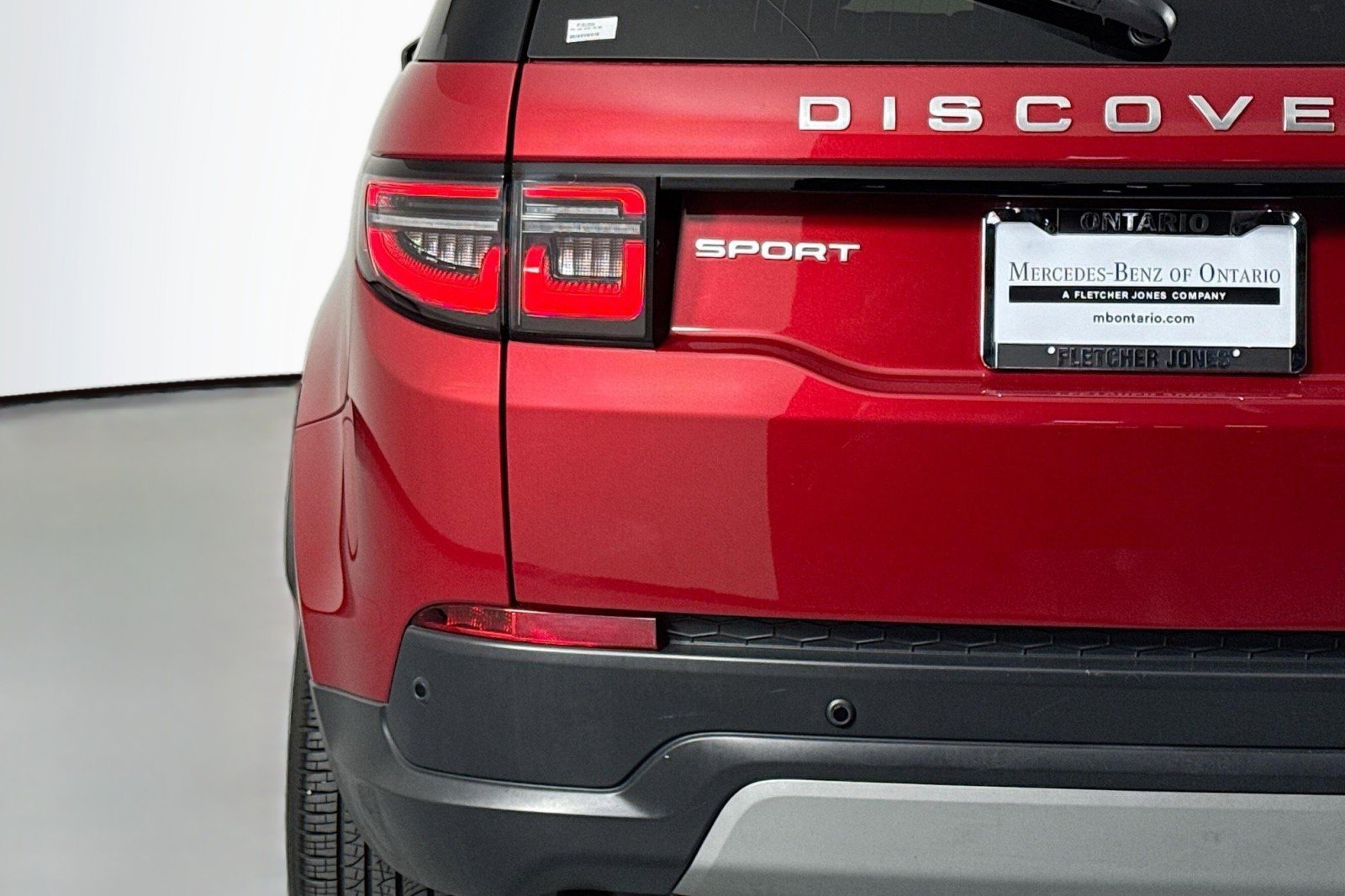 Used 2022 Land Rover Discovery Sport SE image 14