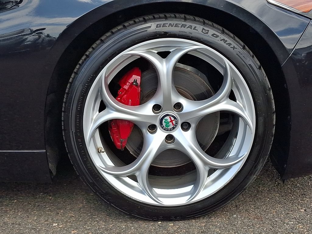 Used 2021 Alfa Romeo Giulia Ti Sport RWD image 8