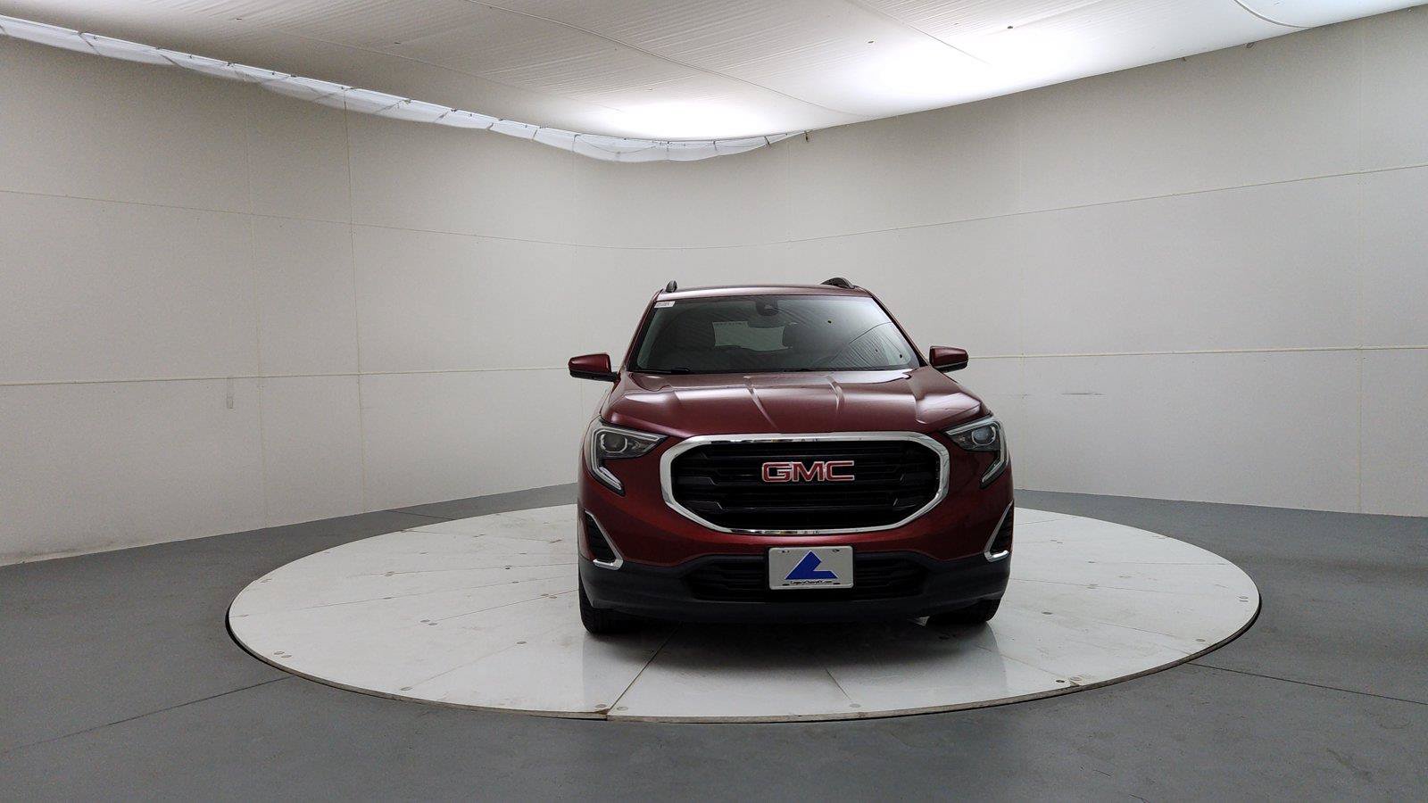 Used 2020 GMC Terrain SLE w/ Driver Convenience Package FWD image 2