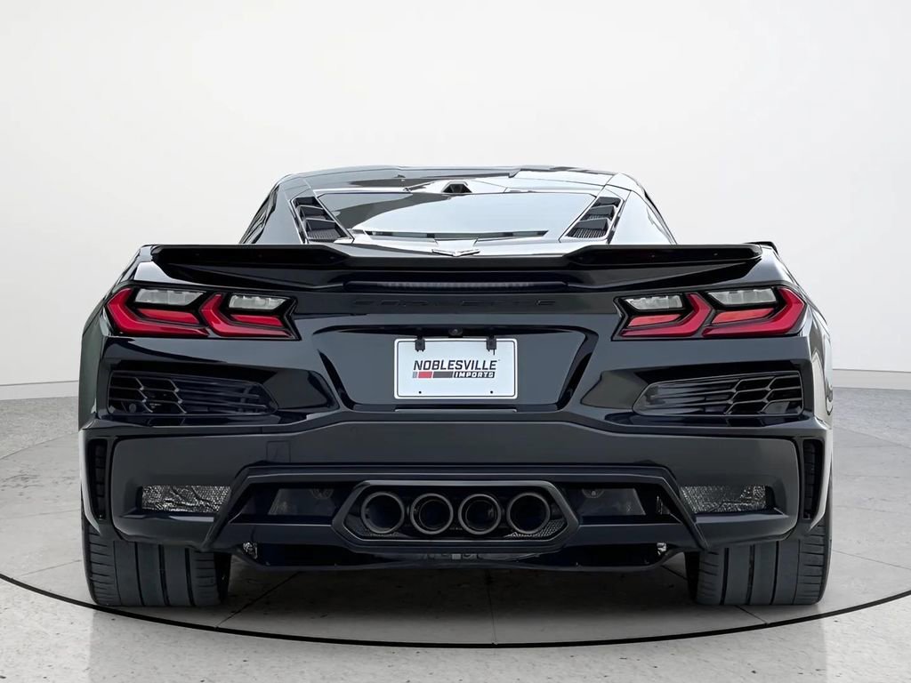 Used 2025 Chevrolet Corvette Z06 image 4