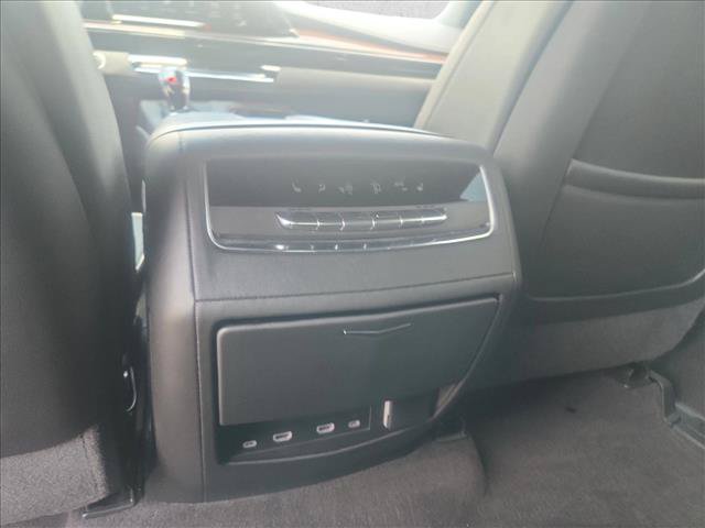 Used 2024 Cadillac Escalade Premium Luxury w/ Performance Package AWD/4WD image 17