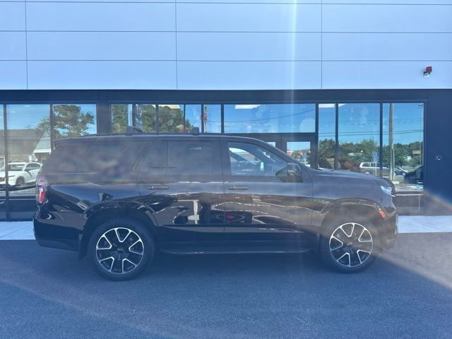 Used 2021 Chevrolet Tahoe RST w/ Luxury Package AWD/4WD image 2