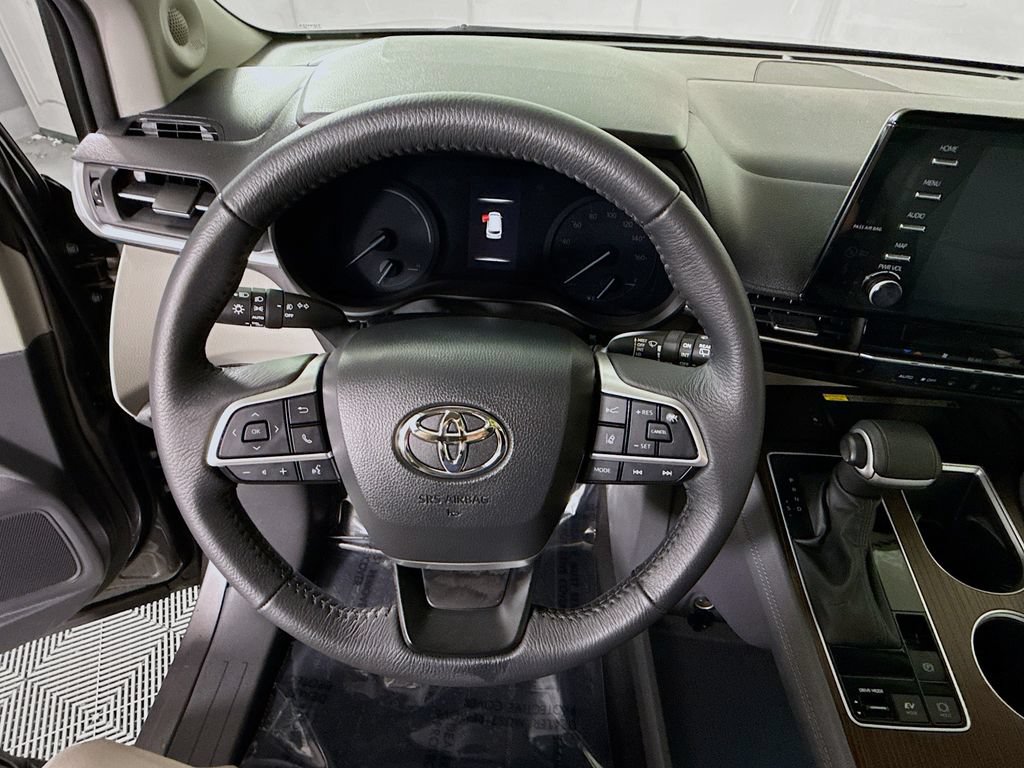 Certified 2024 Toyota Sienna XLE w/ XLE Plus Package AWD/4WD image 23