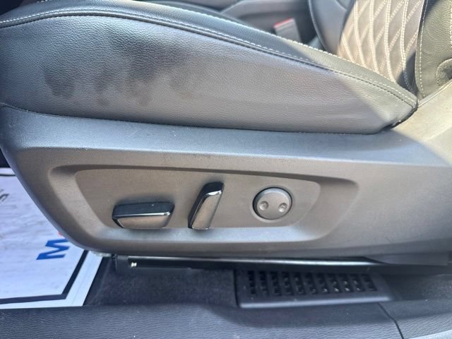 Used 2024 Mitsubishi Outlander SEL AWD/4WD image 14