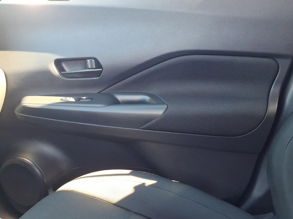 Used 2024 Nissan Kicks S image 25