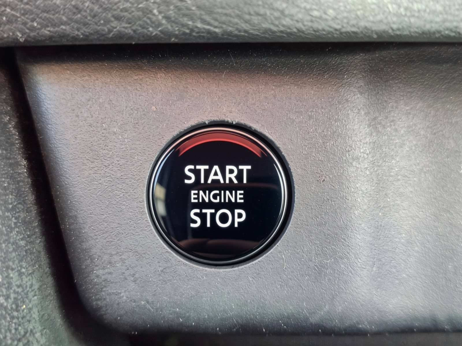 Used 2024 Nissan Rogue S FWD image 14
