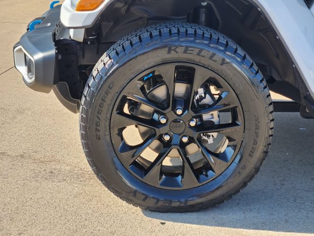 Used 2023 Jeep Wrangler Unlimited Sahara w/ Cold Weather Group AWD/4WD image 16