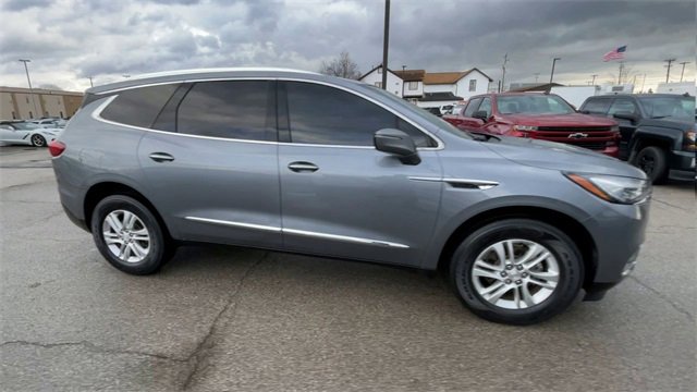 Used 2021 Buick Enclave Essence image 3