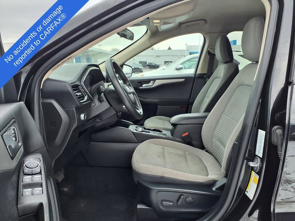 Used 2020 Ford Escape SE image 19