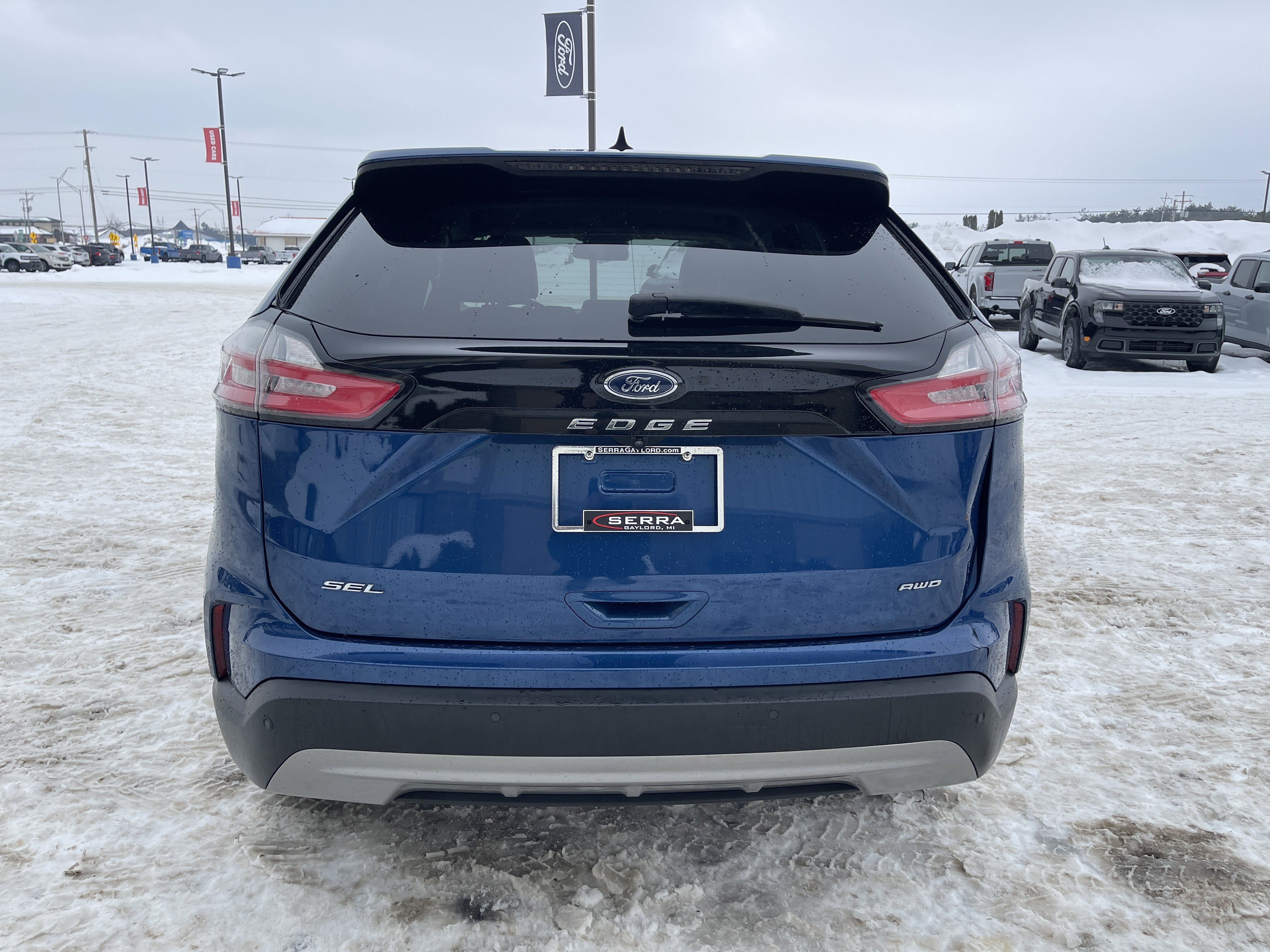Used 2021 Ford Edge SEL w/ Convenience Package image 4