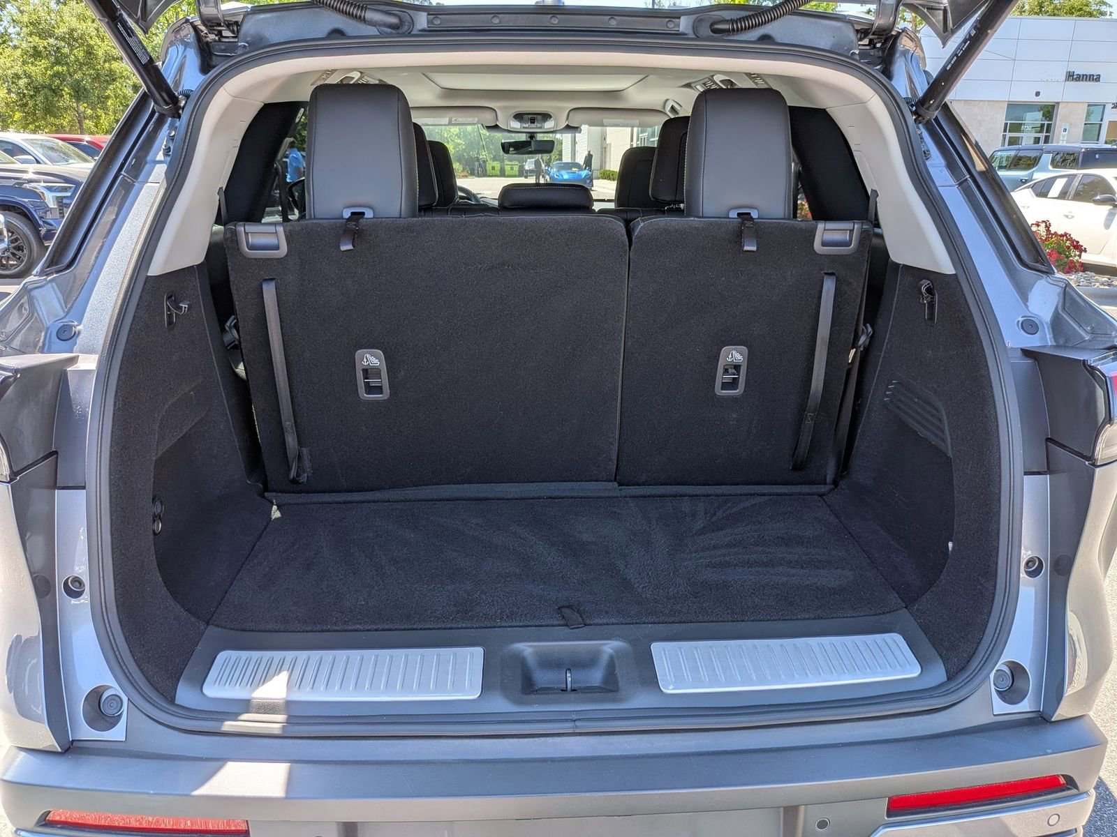 Used 2023 INFINITI QX60 Luxe image 34