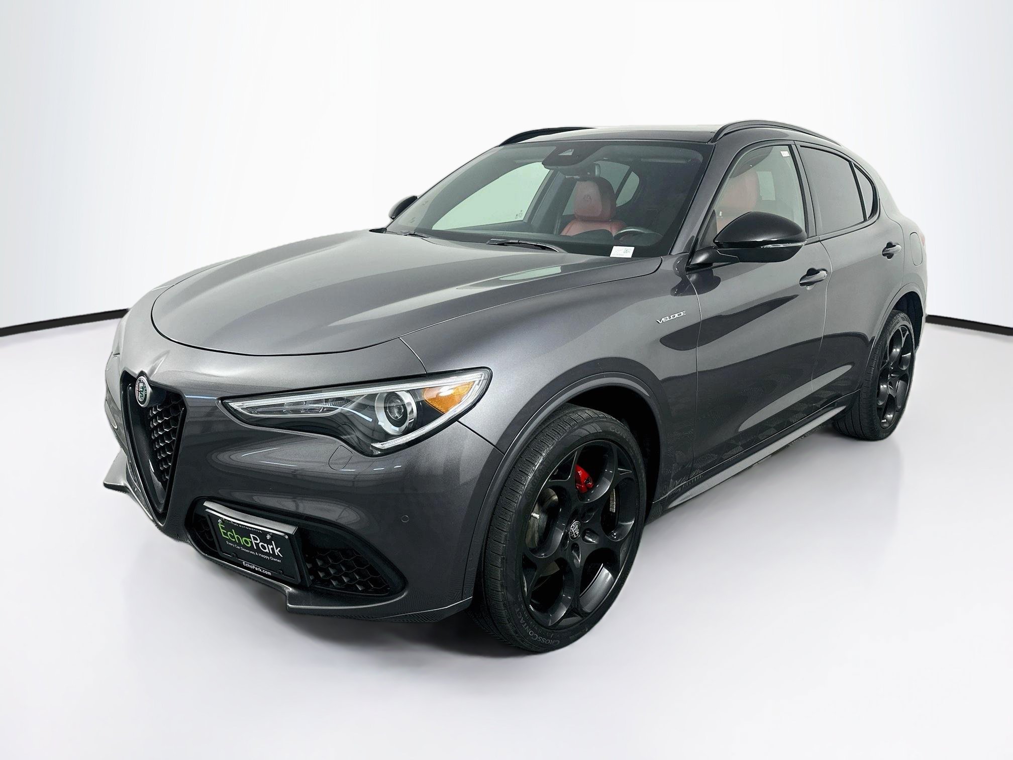 Used 2023 Alfa Romeo Stelvio Veloce AWD/4WD image 3