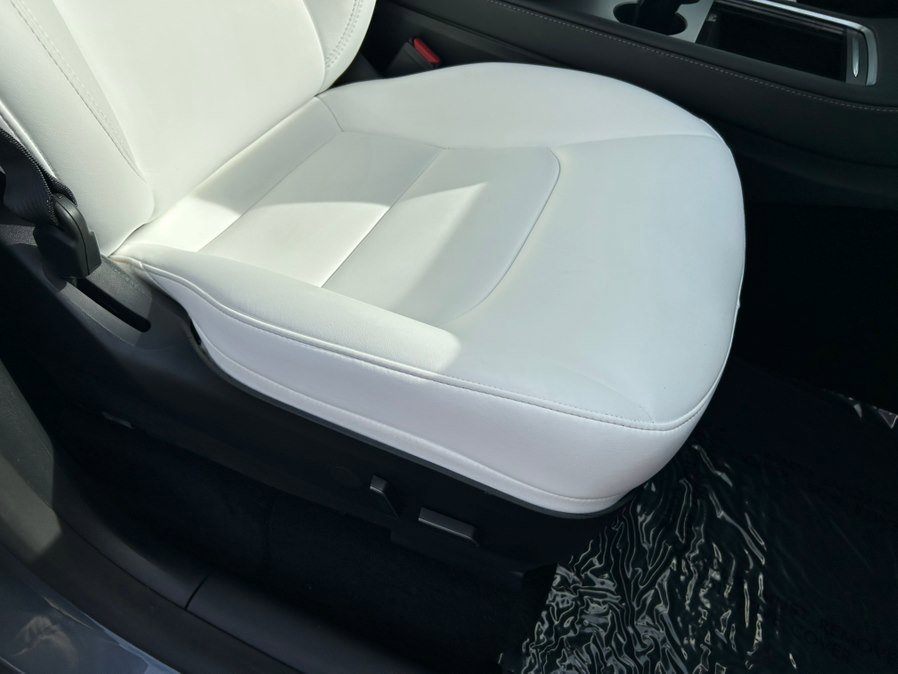 Used 2023 Tesla Model Y Long Range image 34