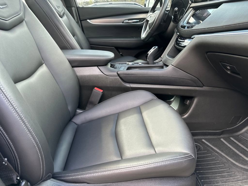 Used 2024 Cadillac XT6 Luxury image 44
