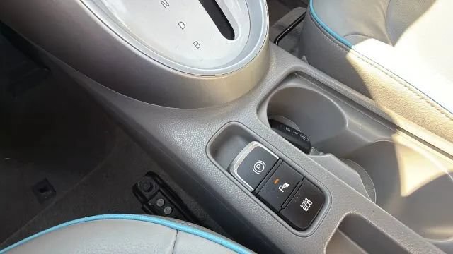Used 2016 Kia Soul EV + w/ Sun & Fun Package FWD image 26