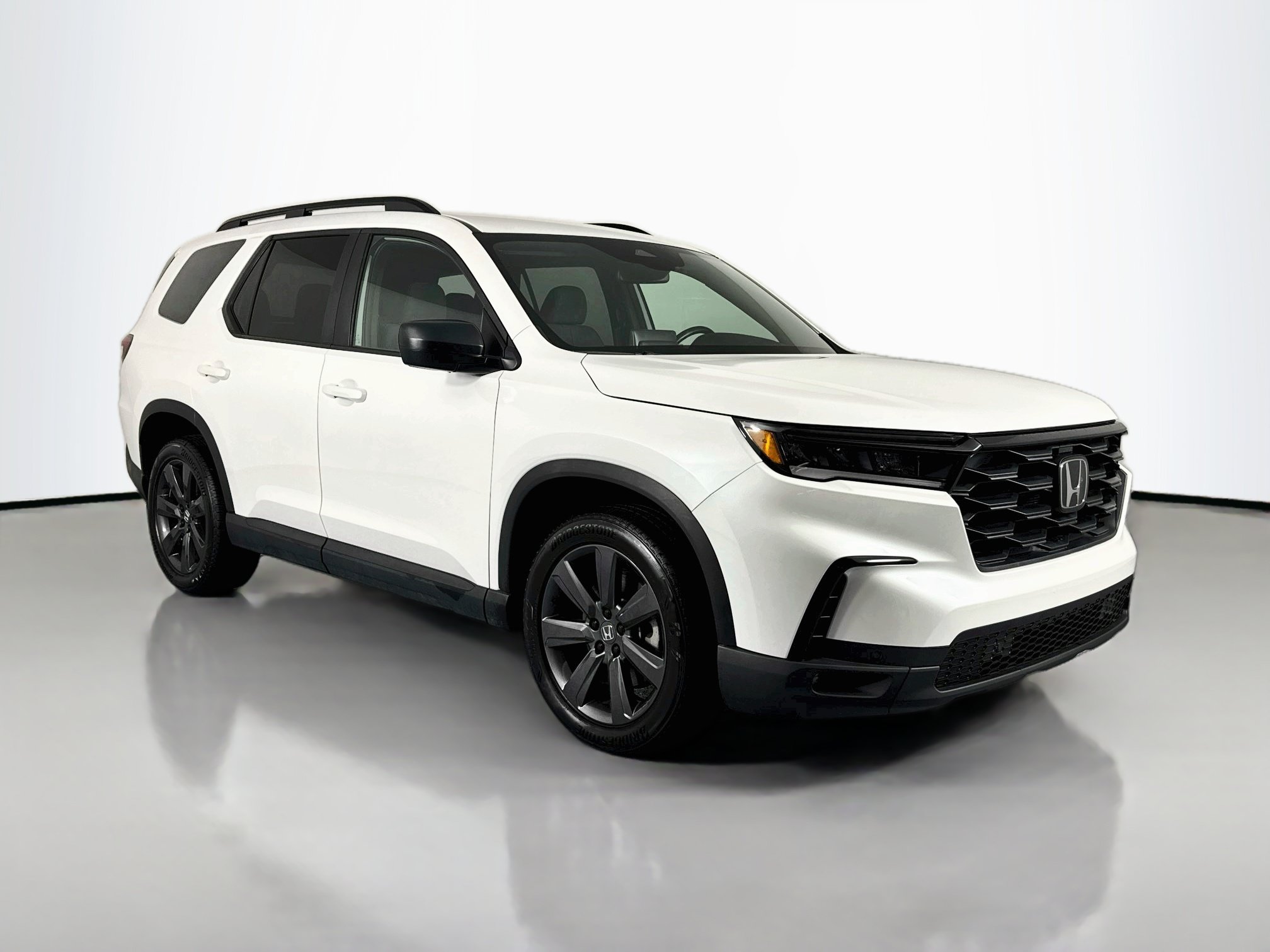 Certified 2023 Honda Pilot Sport image 3