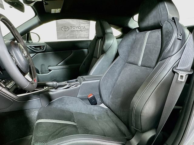 Used 2025 Toyota GR86 Premium w/ Performance Package RWD image 9