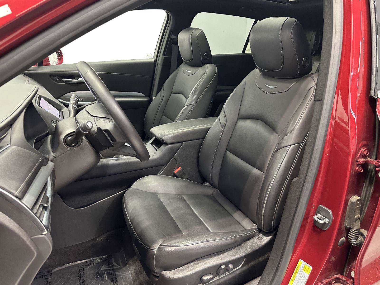 Used 2019 Cadillac XT4 Premium Luxury w/ Cold Weather Package AWD/4WD image 15