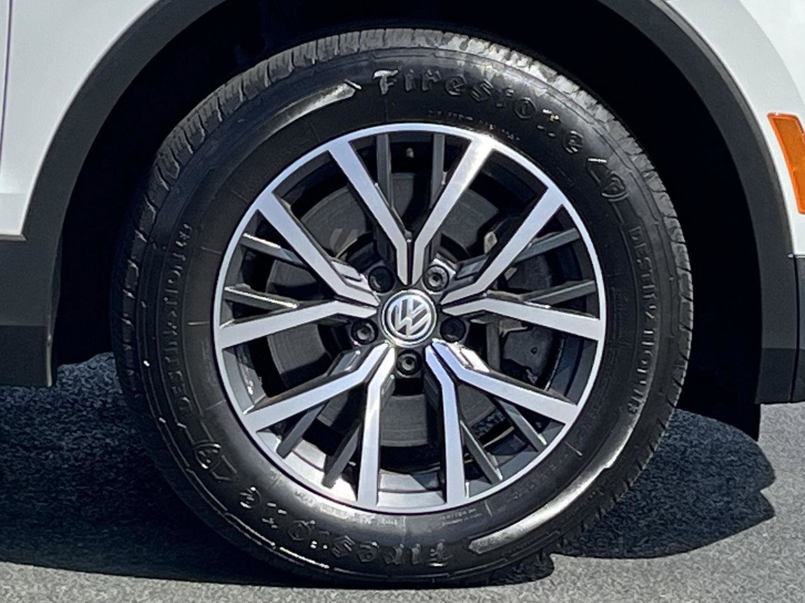 Used 2019 Volkswagen Tiguan SE w/ Panoramic Sunroof Package image 32