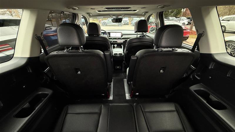 Used 2024 Kia Telluride EX w/ EX Captain's Chair Package image 30