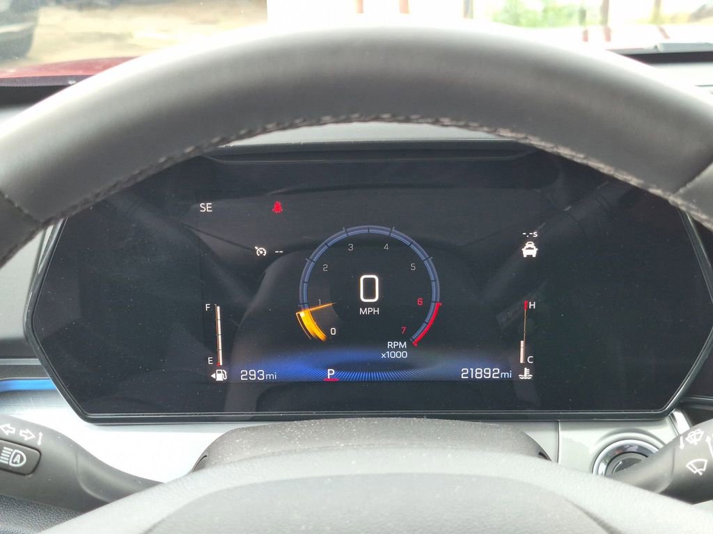 Used 2025 Chevrolet Trax LT w/ LT Convenience Package FWD image 17