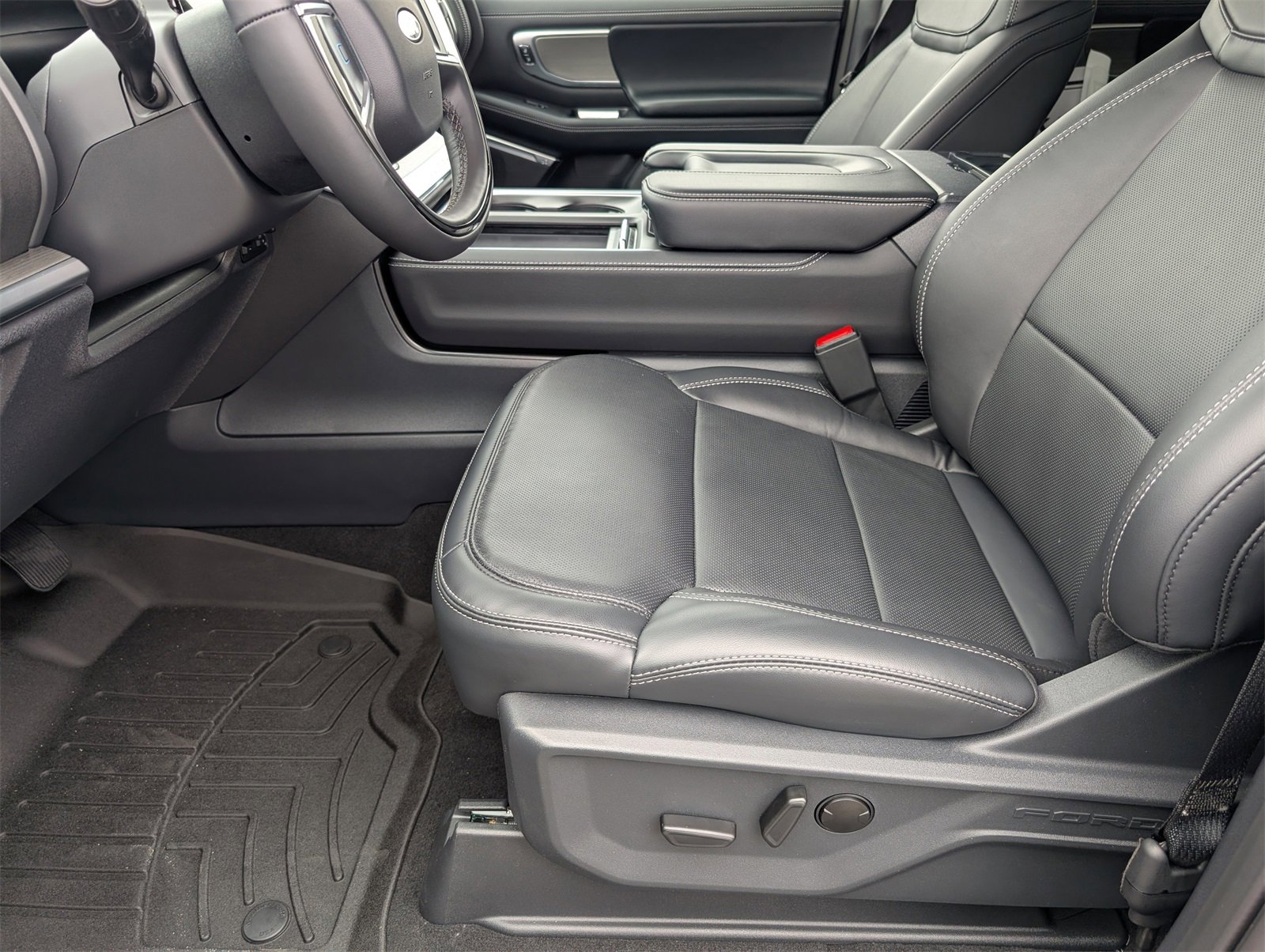 New 2025 Ford Expedition Max Platinum w/ Driver's Package image 14