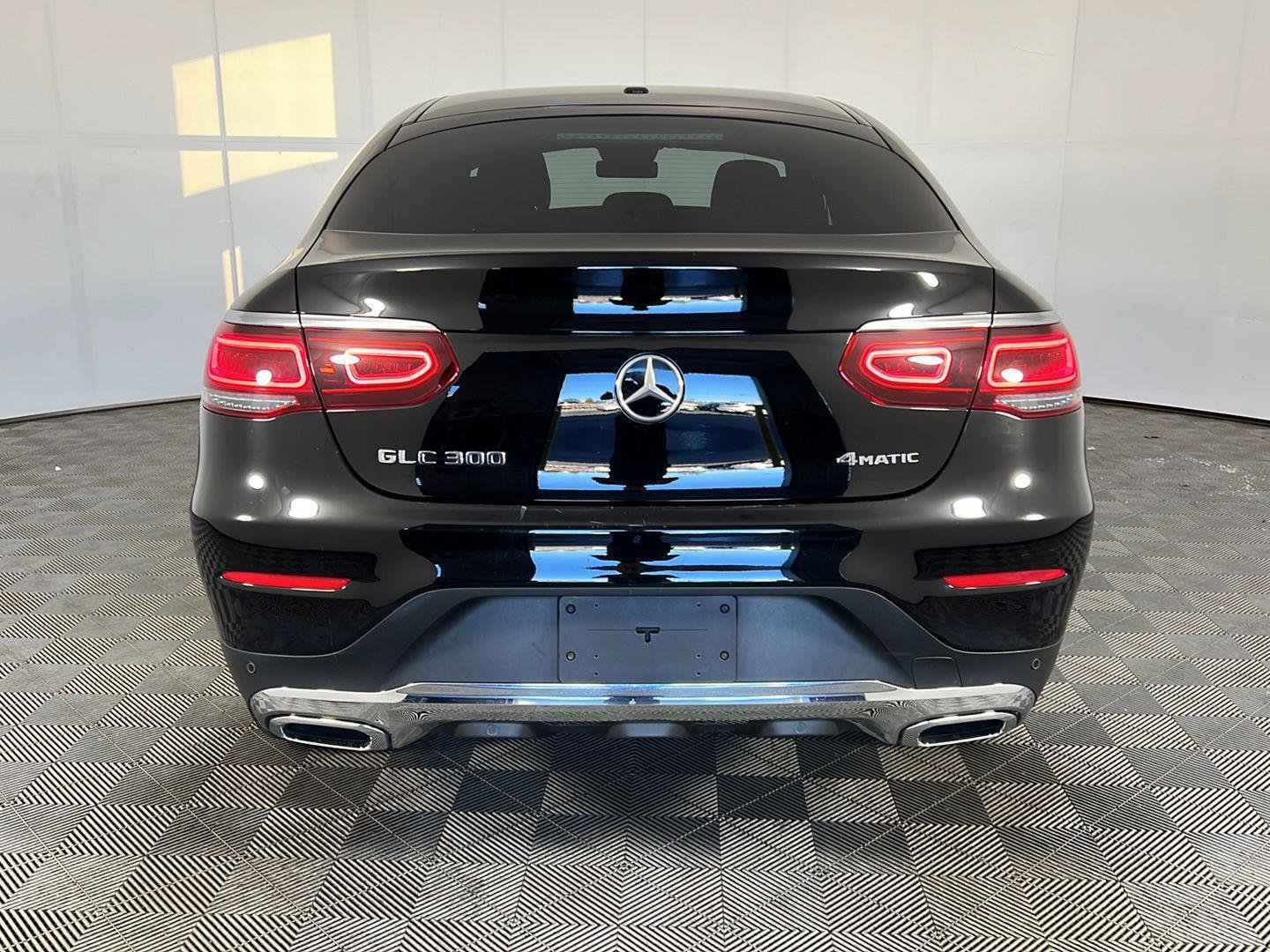 Used 2023 Mercedes-Benz GLC 300 4MATIC Coupe image 18