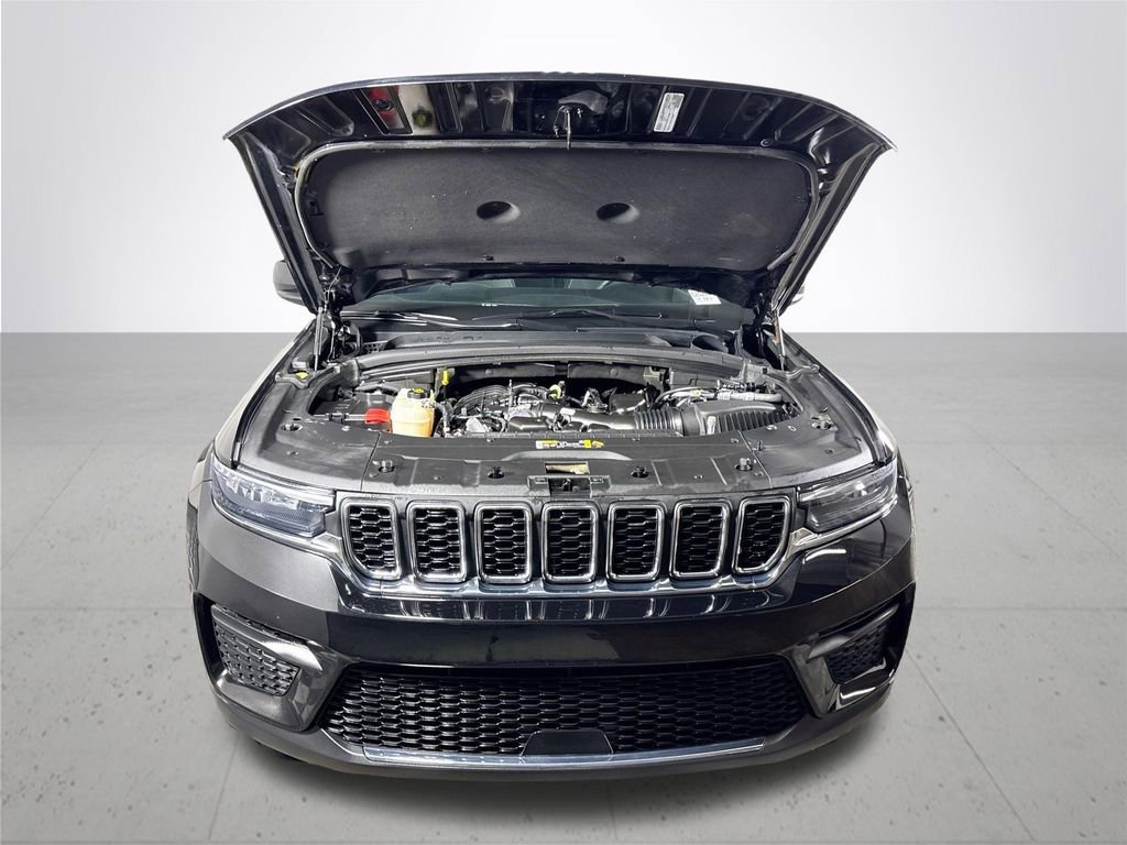 Used 2023 Jeep Grand Cherokee Laredo w/ Luxury Tech Group I image 21