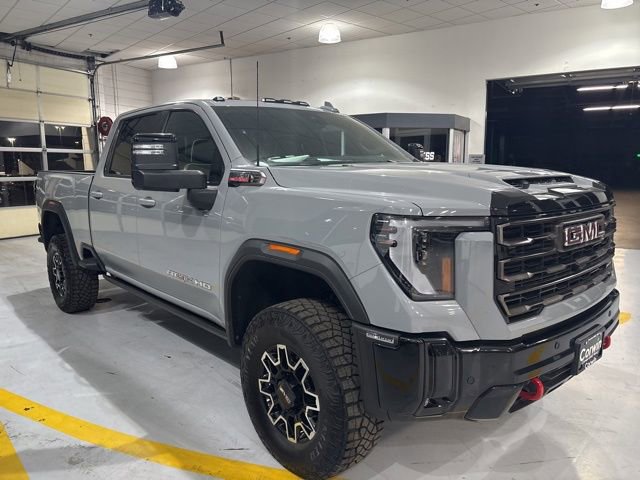 Used 2025 GMC Sierra 2500 AT4X image 3