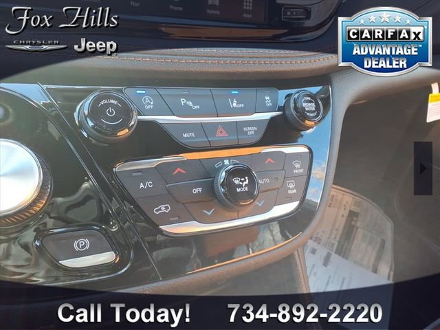 New 2026 Chrysler Pacifica Pinnacle w/ Trailer Tow Group image 22