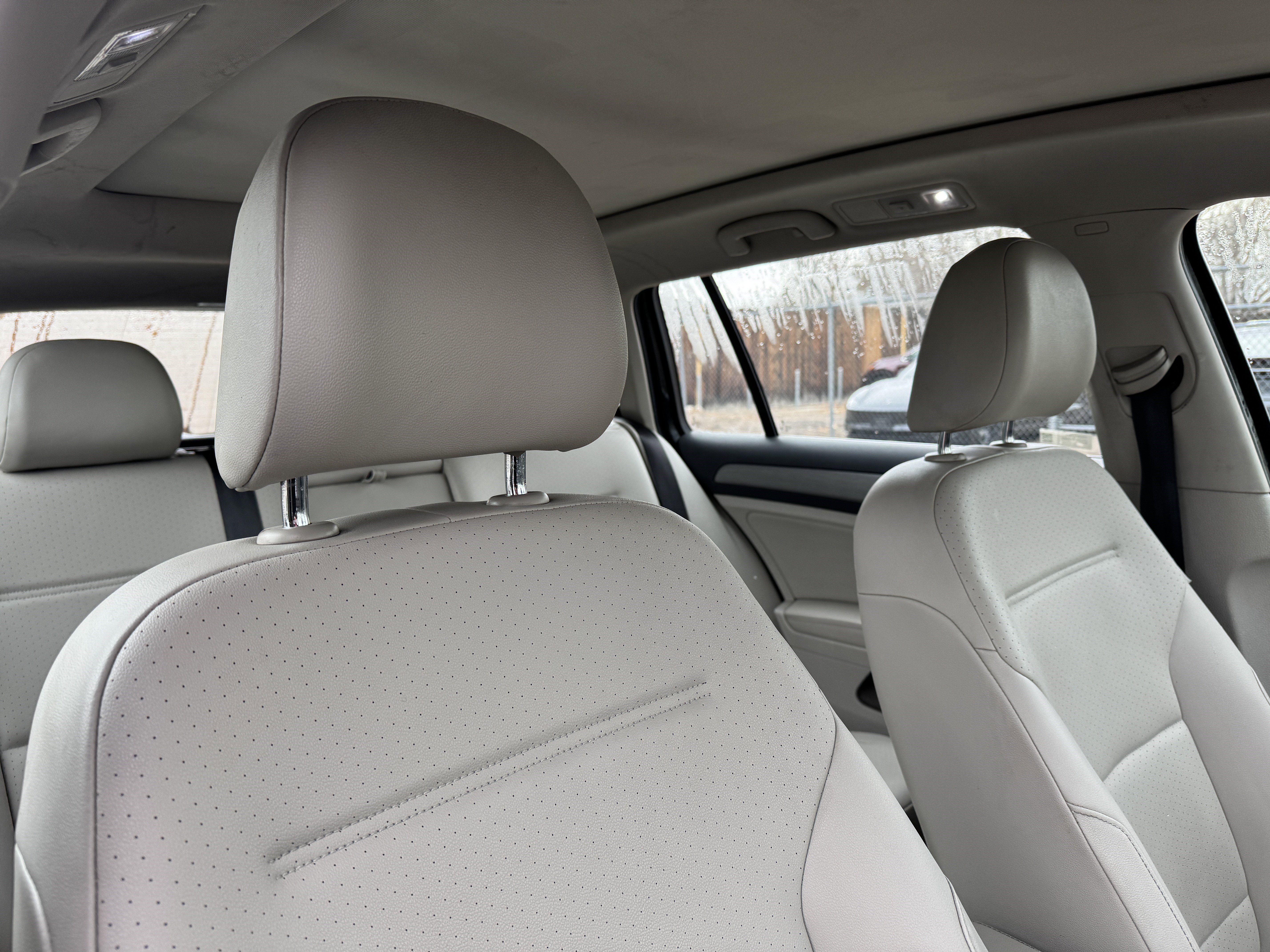 Used 2016 Volkswagen Golf Limited Edition image 21