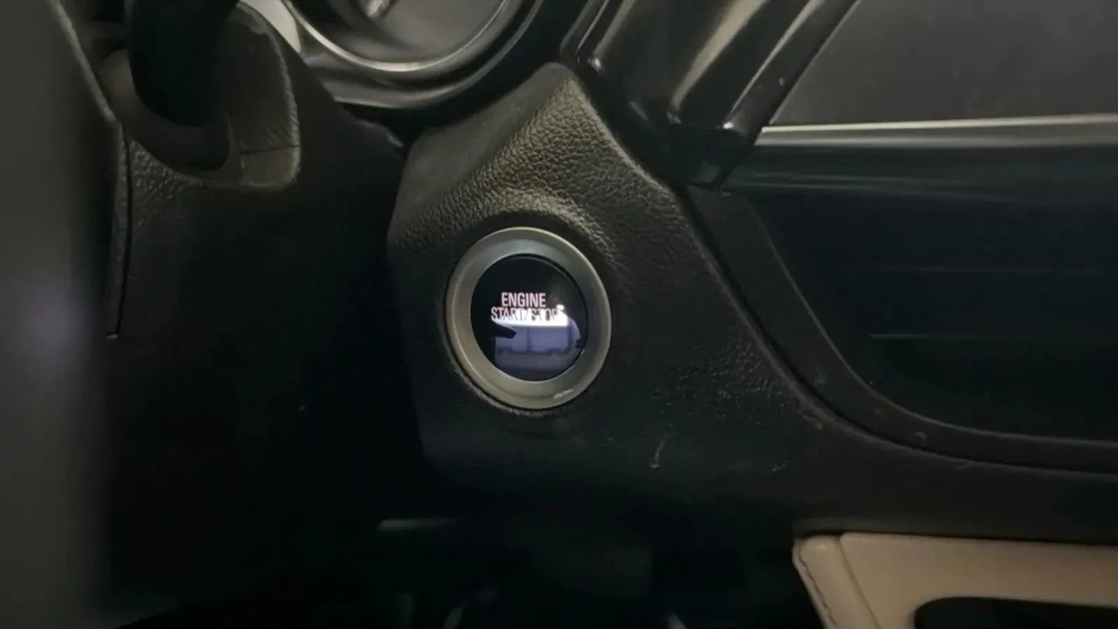 Used 2017 Buick Envision Essence FWD image 15