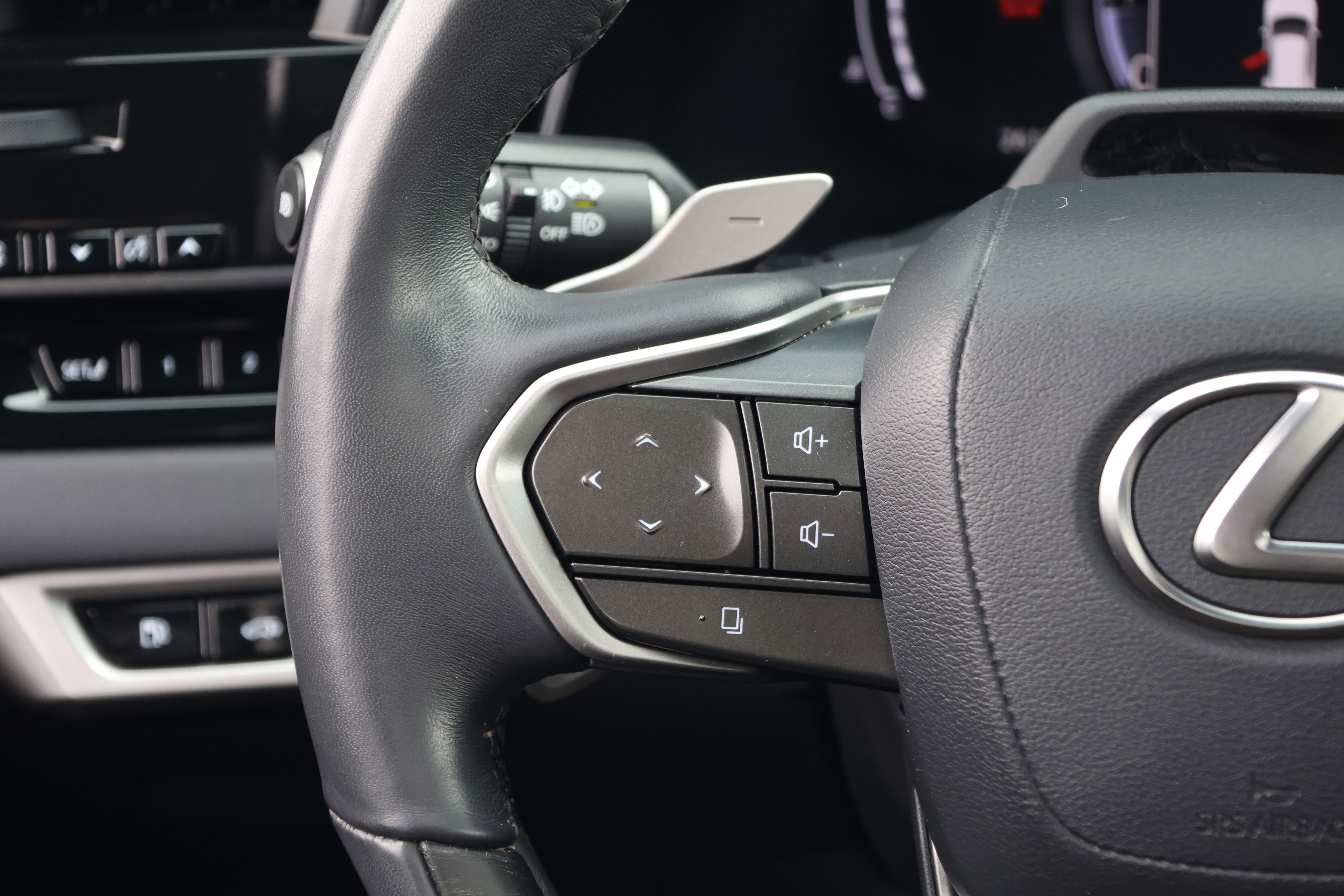 Certified 2023 Lexus RX 350 AWD w/ Accessory Package image 19