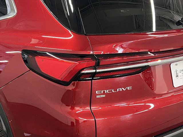 Used 2025 Buick Enclave Preferred w/ Power Package image 11