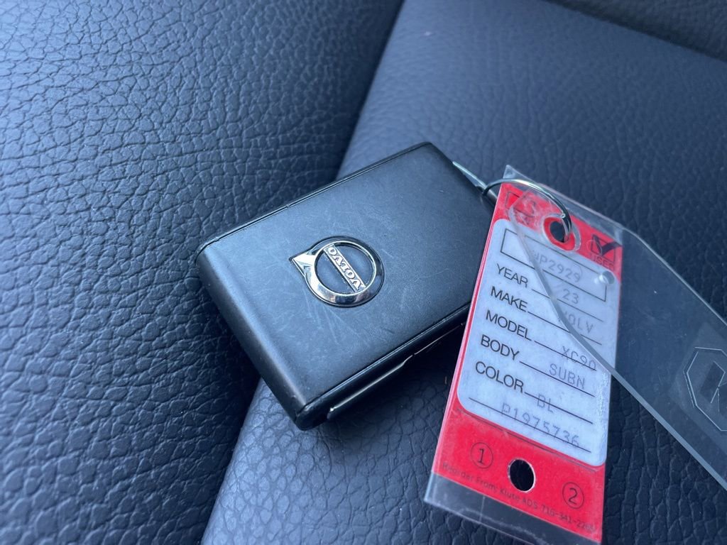 Certified 2023 Volvo XC90 B6 Plus image 42